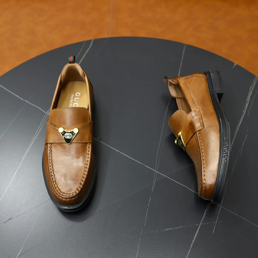 Men's shoes: 250🙅‍♂️🙅‍♂️🙅‍♂️Niuli Brand: GUCCI Size: 38-44 (45 can be customized) Level: Counter classic Material: Original soft cowhide upper Comfortable cowhide lining Original lightweight outsole Style category: Business casual footwear Driving leather shoes Color: Actual picture color